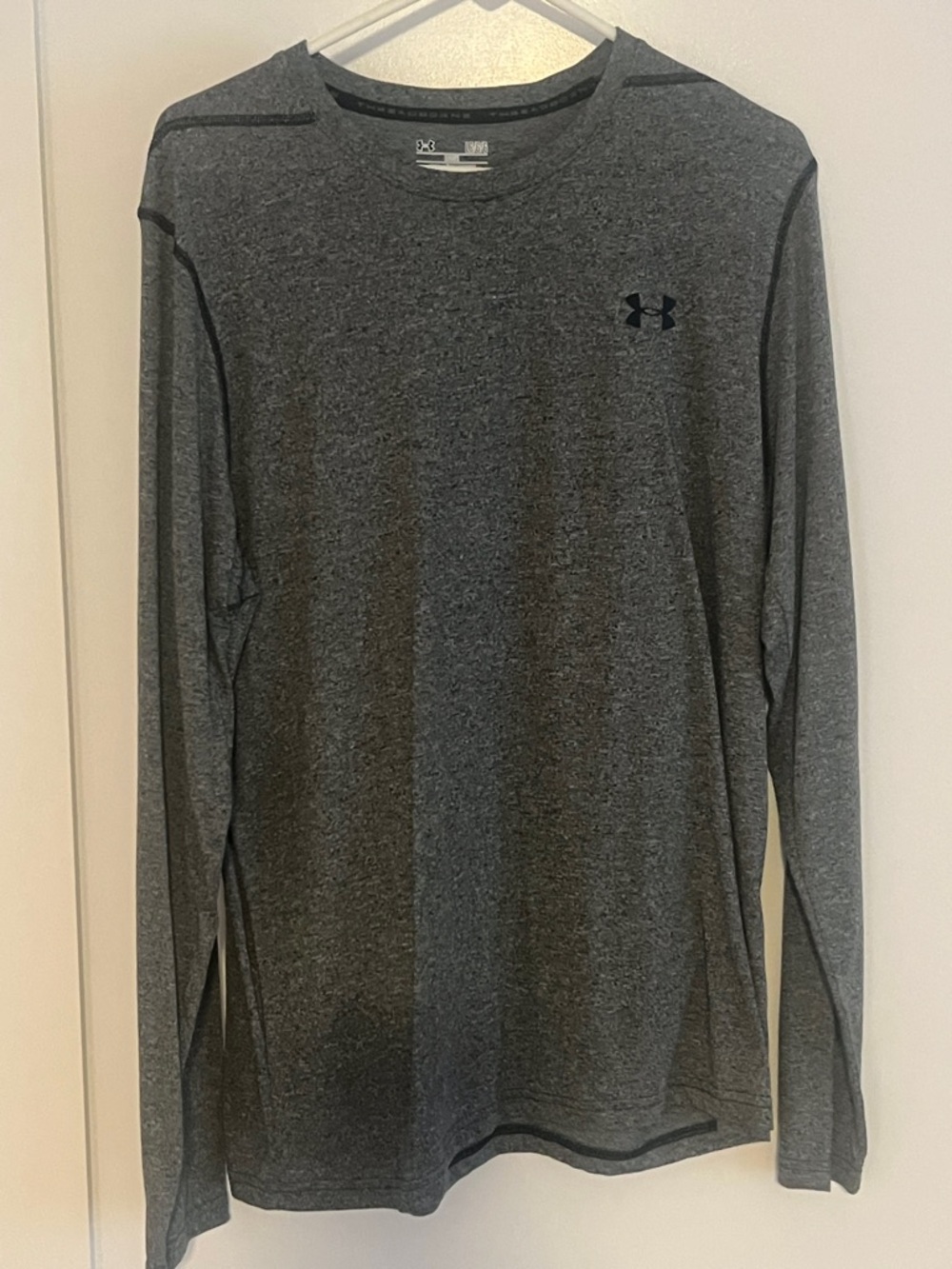 Under Armour Men's Long Sleeve Heather Gray Performance Tee